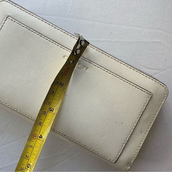 Coach Wallet Cream Color Zip Around Closure 12 Card Holder (Accordion) - Picture 5 of 6